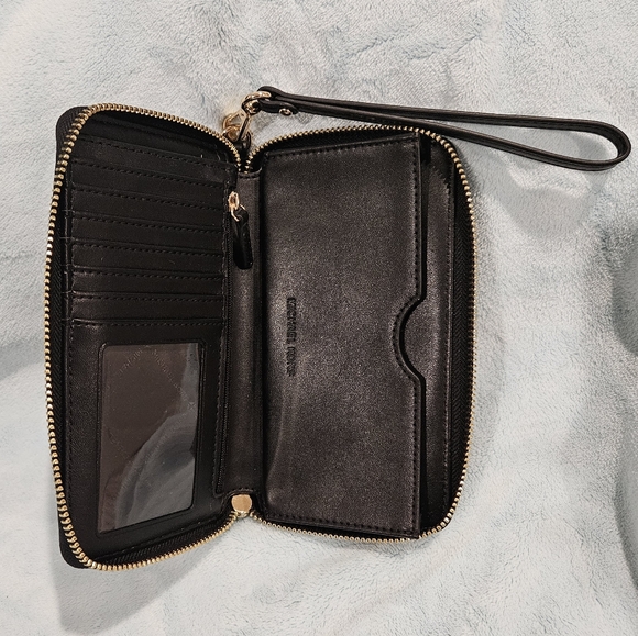 EUC Michael Kors Leather Smartphone Wristlet - Picture 10 of 10